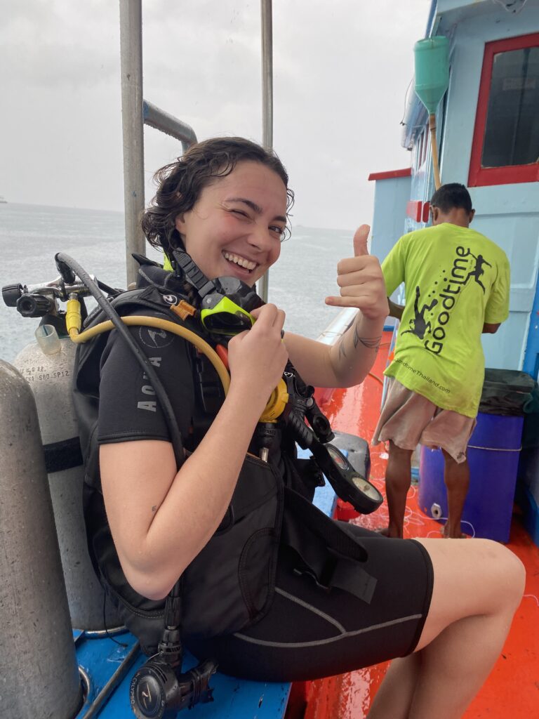 scuba gear, thumbs up